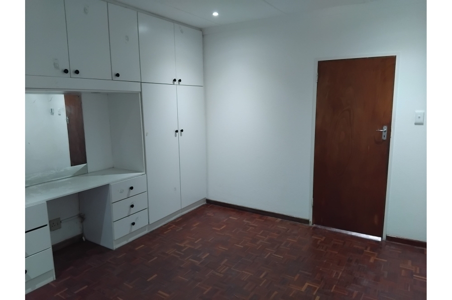 4 Bedroom Property for Sale in Zeekoevlei Western Cape